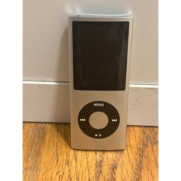 Apple iPod Nano 5th Gen 8GB Silver MP3 Player untested - Picture 1 of 3